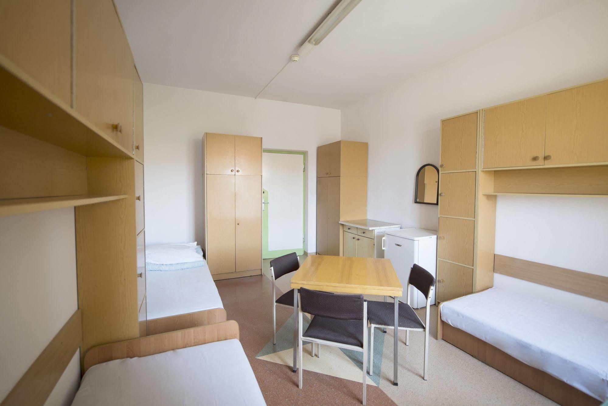 ורוצלב Dizzy Daisy Hostel מראה חיצוני תמונה